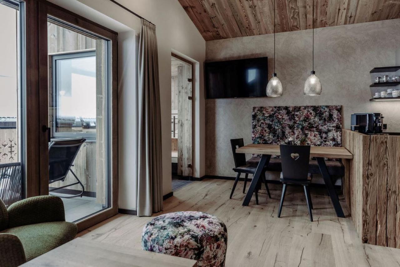 Biohof Ebengut Aparthotel Maria Alm am Steinernen Meer Exterior foto