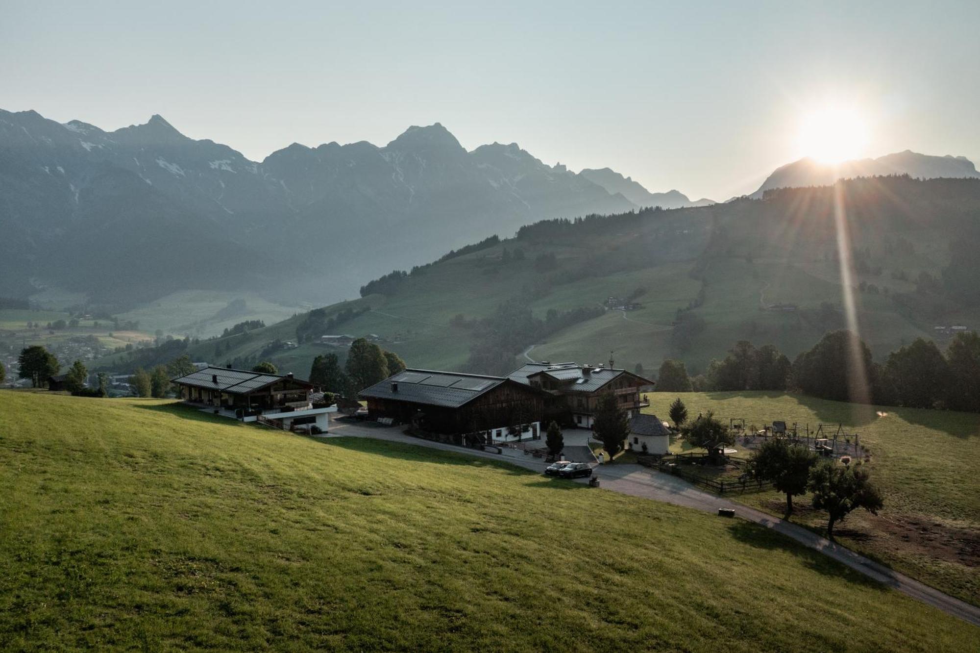 Biohof Ebengut Aparthotel Maria Alm am Steinernen Meer Exterior foto