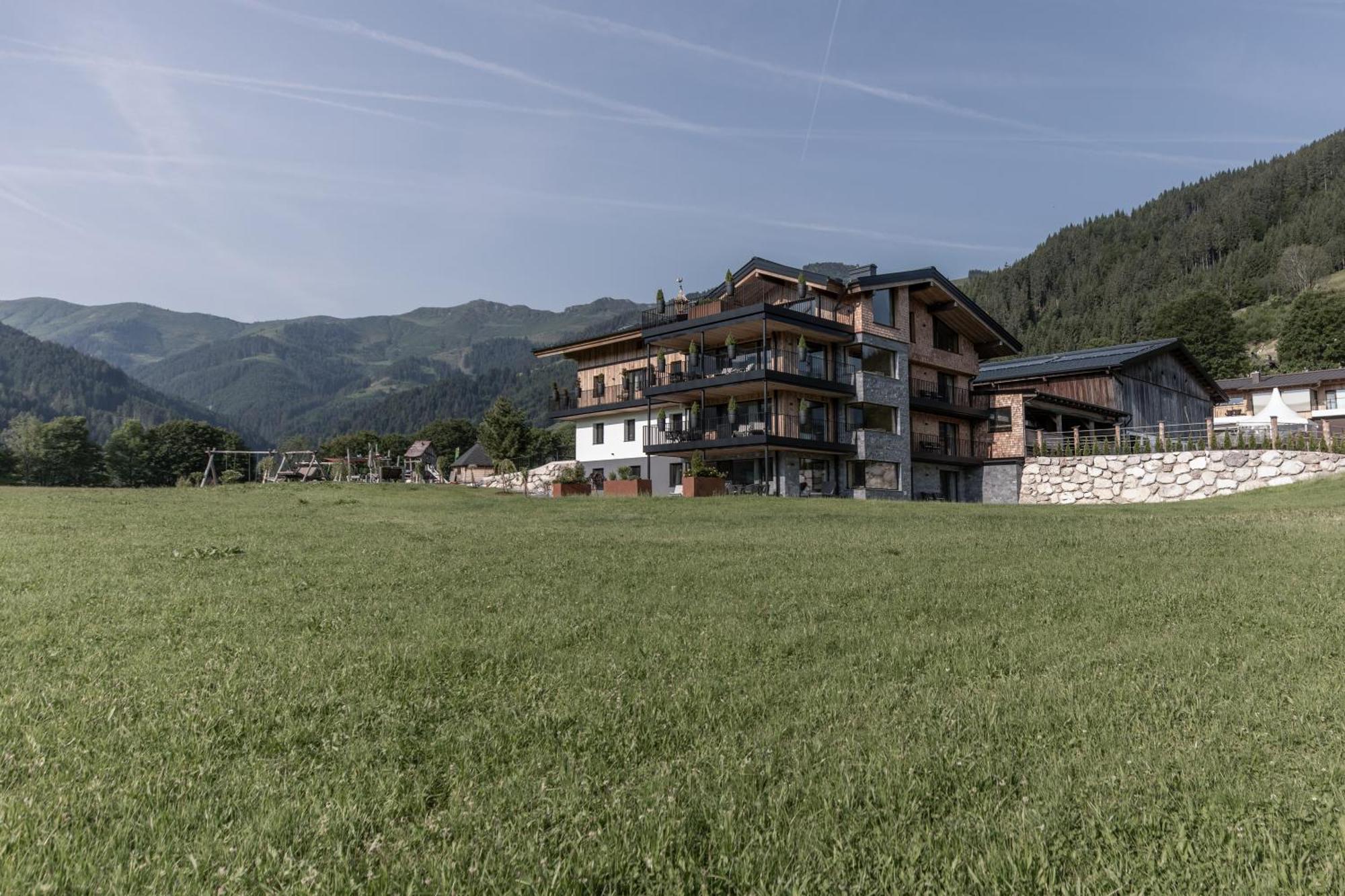 Biohof Ebengut Aparthotel Maria Alm am Steinernen Meer Exterior foto