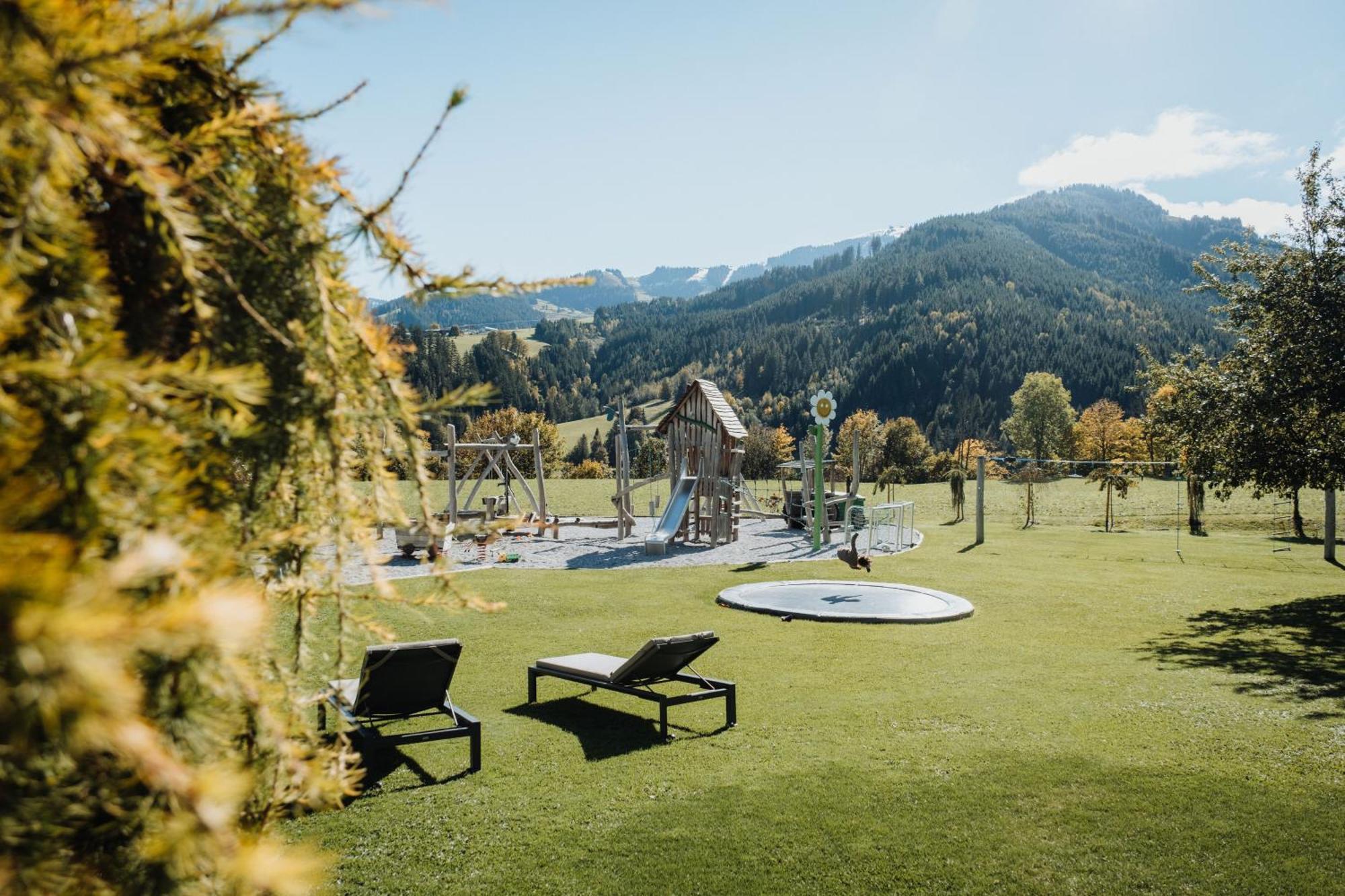 Biohof Ebengut Aparthotel Maria Alm am Steinernen Meer Exterior foto