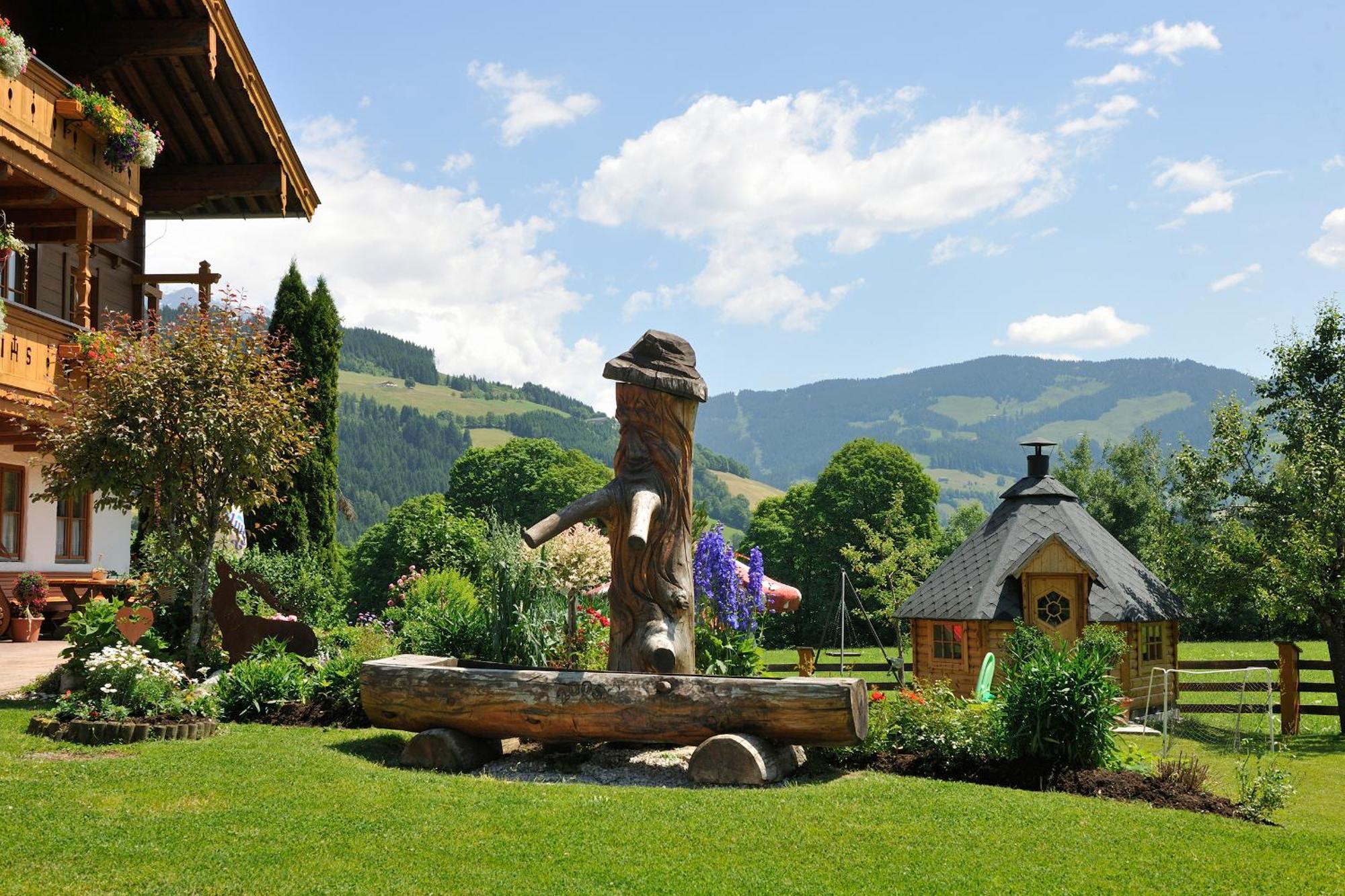 Biohof Ebengut Aparthotel Maria Alm am Steinernen Meer Exterior foto